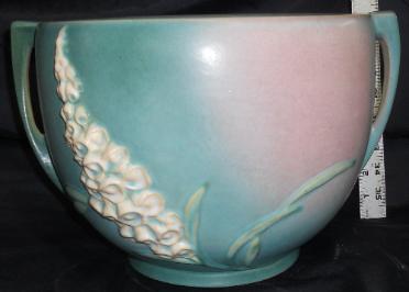Roseville 659-8 Foxglove jardini�re for auction